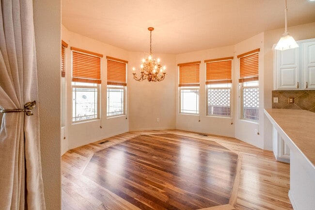 Building Photo - 5-bedroom, 3-bathroom home located in Windsor, CO.