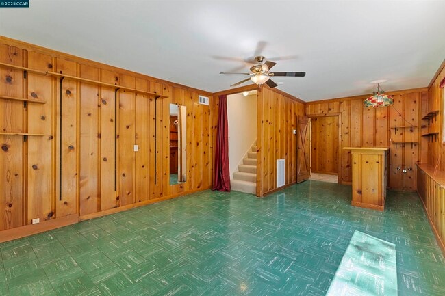 Building Photo - 15 Los Amigos Ct