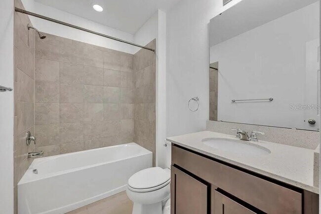 Building Photo - 1140 Sugarwood St