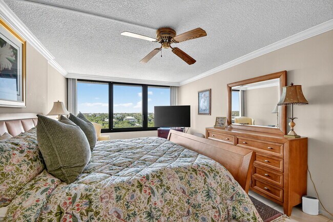 Building Photo - 3589 S Ocean Blvd