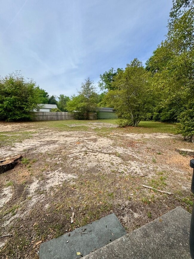 Building Photo - Unit B – Rear Home