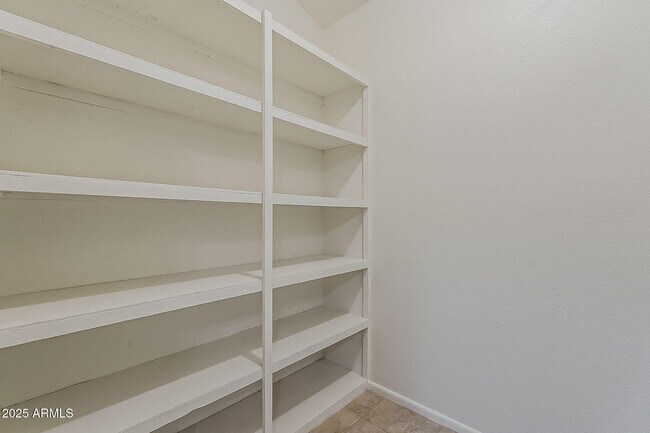 Building Photo - 5136 E Evergreen St