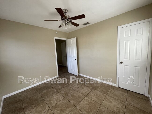 Building Photo - 1036 Woodland Ave