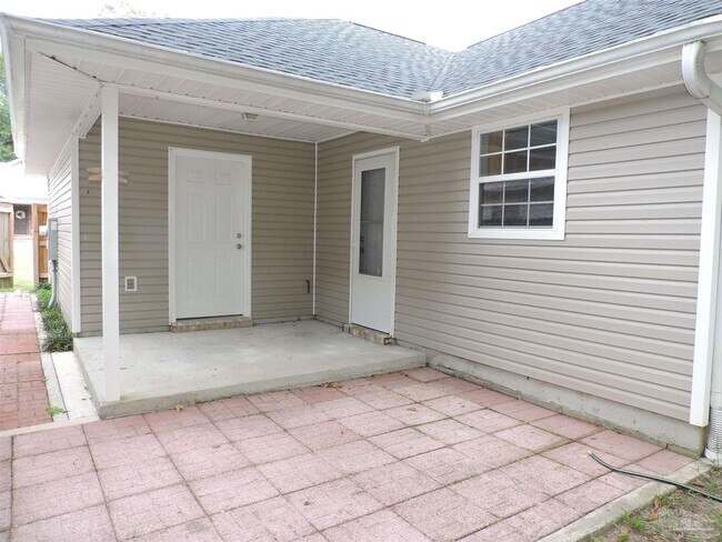 Building Photo - 5917 Last Big Tree Ln