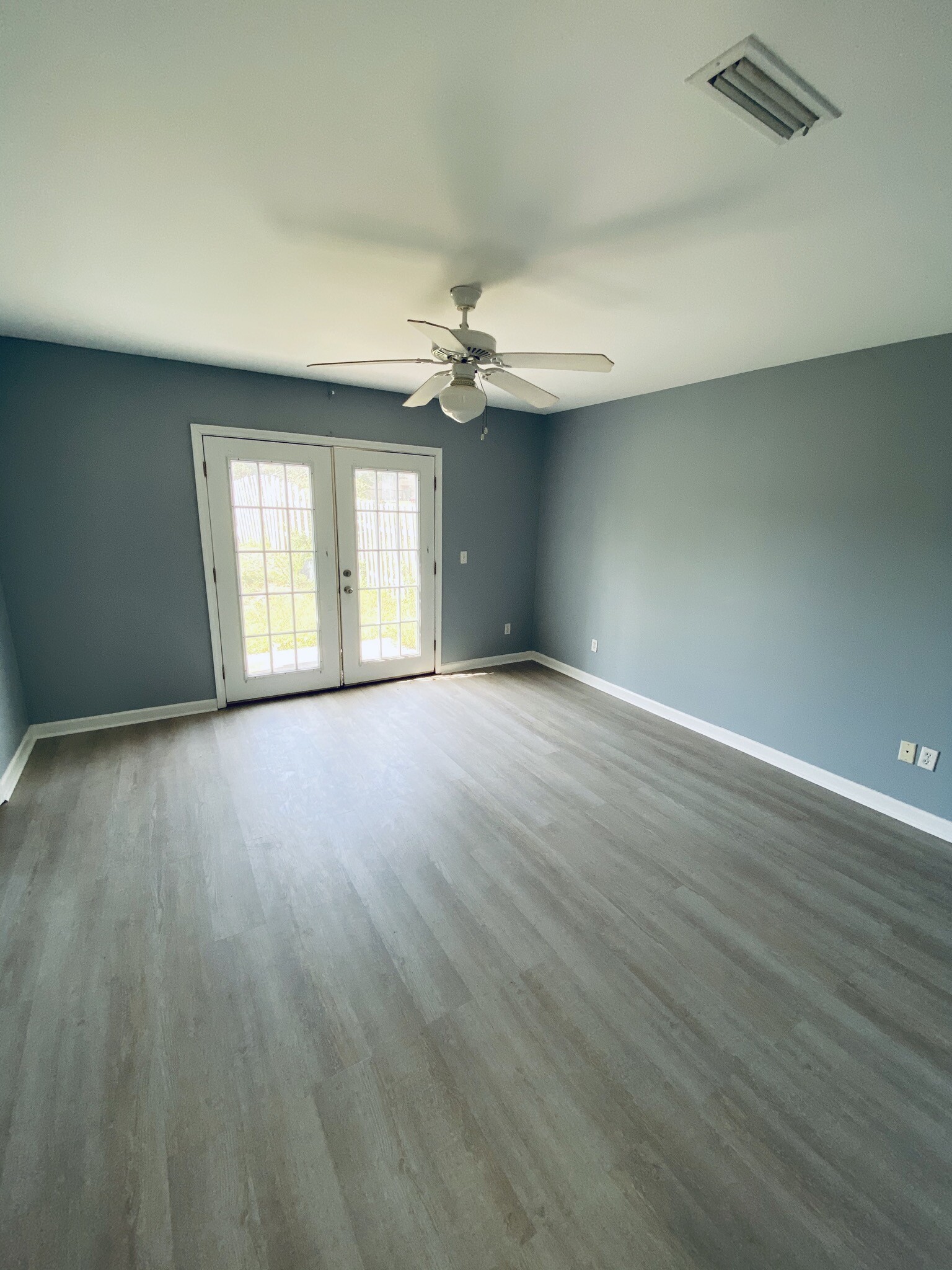 Master Bedroom - 122 Coral Ln