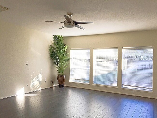Building Photo - 17503 Sunny Trail Ln