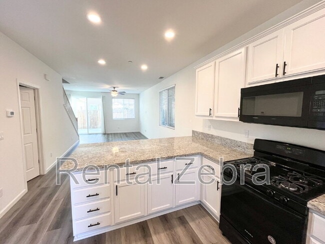 Building Photo - 1487 Bianchi Ln