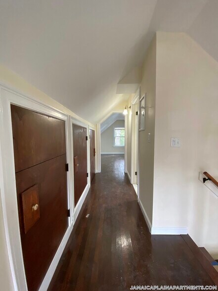 Building Photo - 18 Haverford St