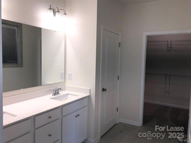 Building Photo - 1024 Argentium Way