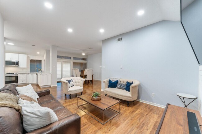 Building Photo - 7764 Park Falls Dr