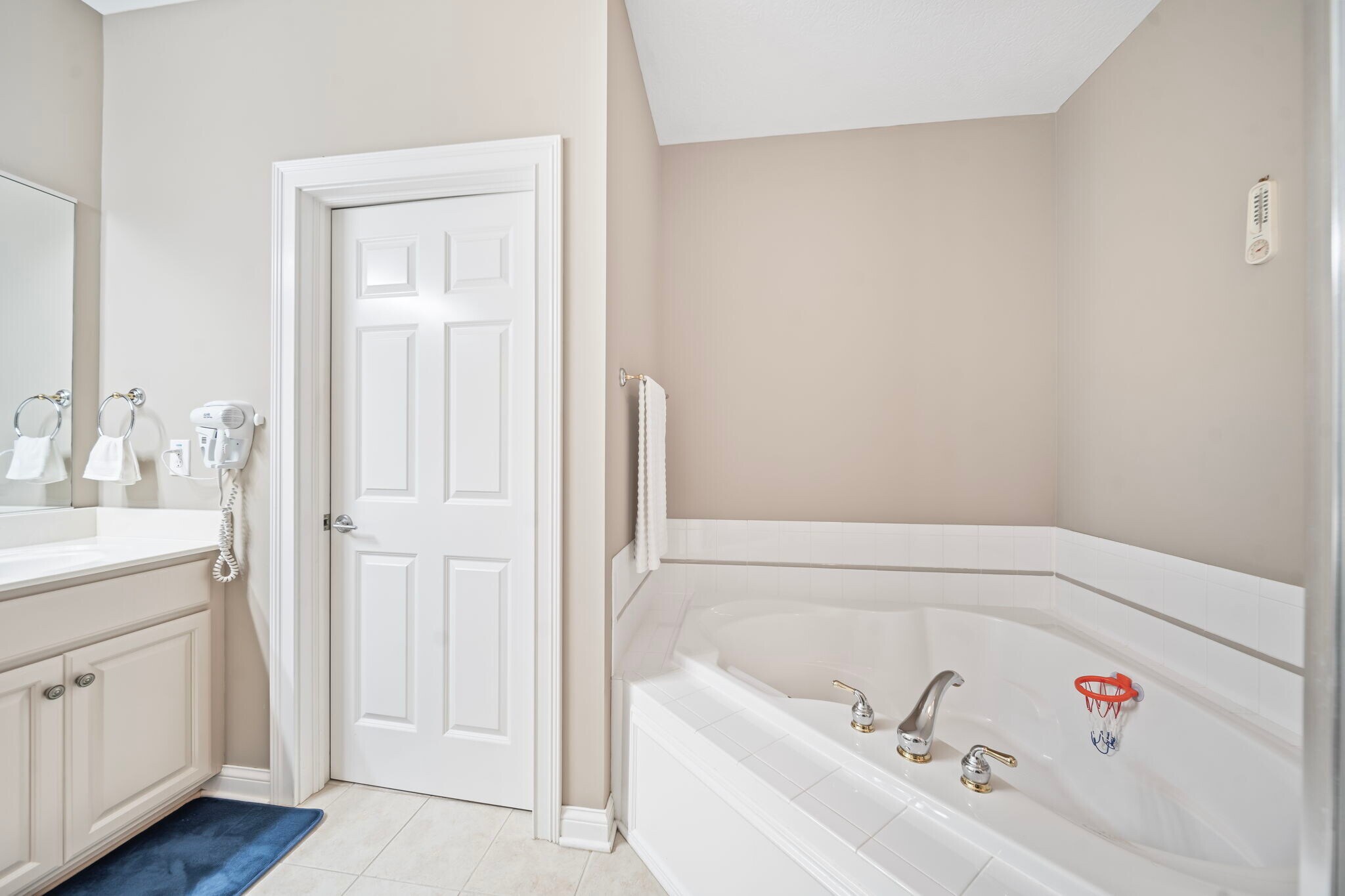 Building Photo - 4939 Stonehaven Dr