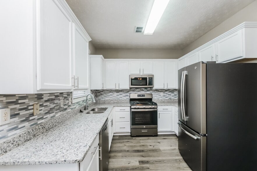 Building Photo - 7121 Silver Mine Crossing SE