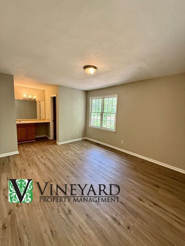 Building Photo - 4891 Jenny Dr