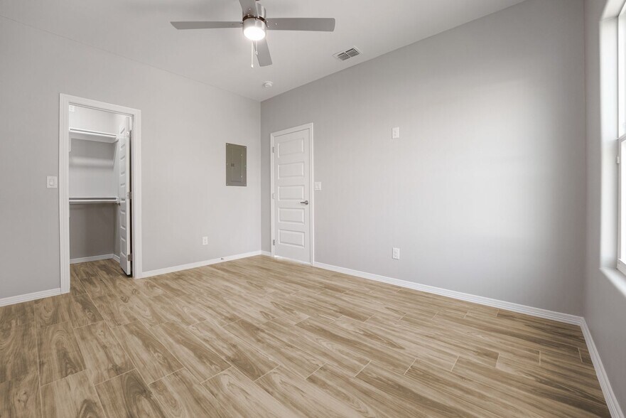 Building Photo - 4117 Walnut Ave