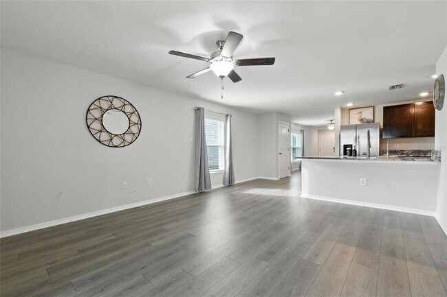Building Photo - 3903 Silver Strand Trl