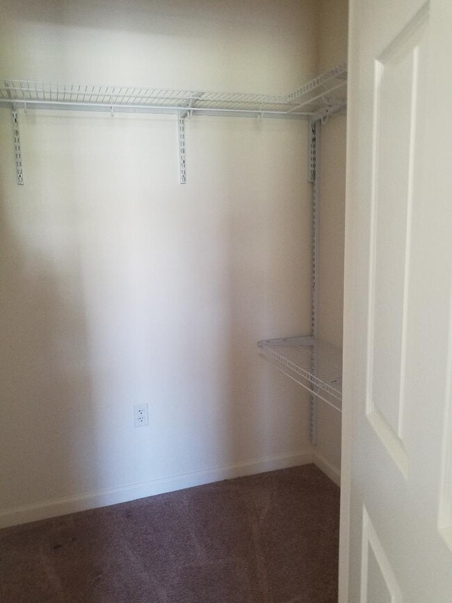 Building Photo - 28 Holler Rd