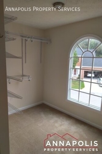 Building Photo - 709 Rock Elm Ct