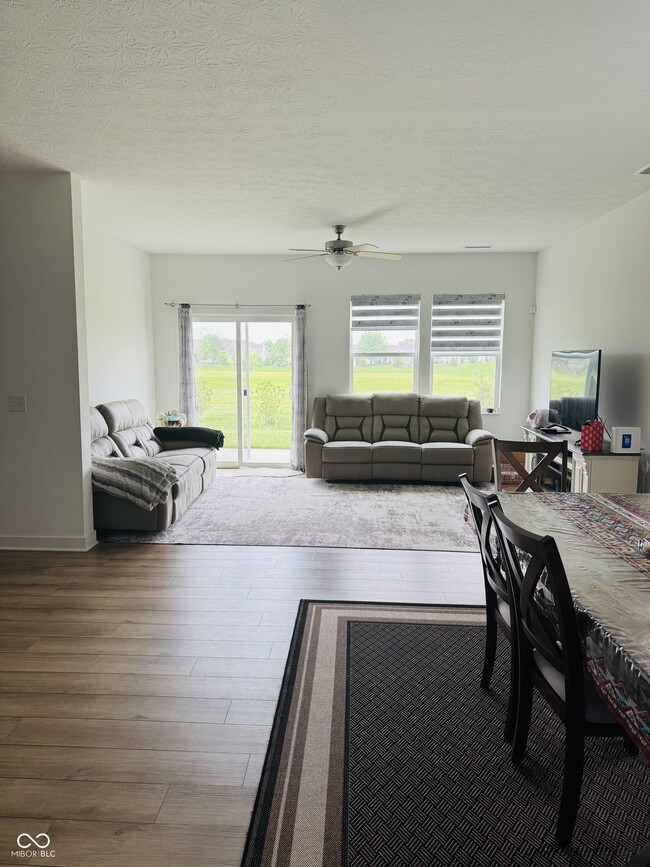 Building Photo - 1264 Patens Dr