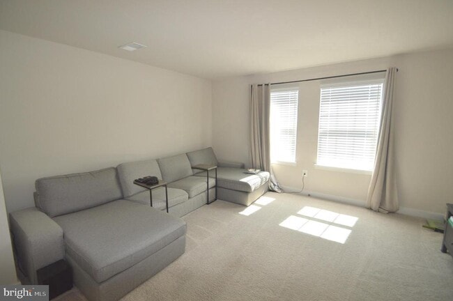 Building Photo - 13943 Airfoil Rd