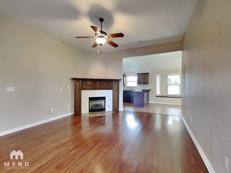 Building Photo - 10701 SW 33rd Terrace