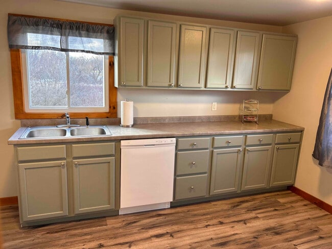 Building Photo - 3080 PA-328