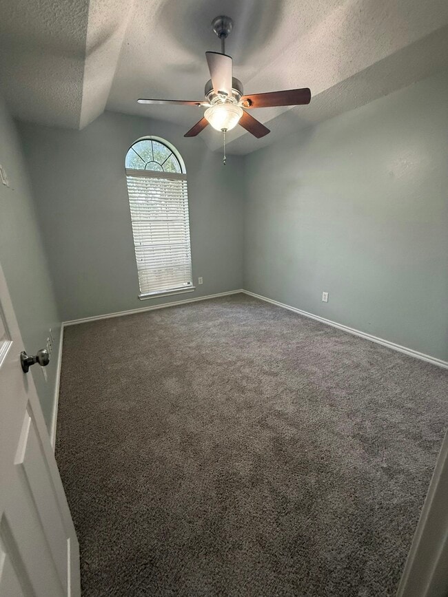 Building Photo - 1309 Oak Harbor Blvd