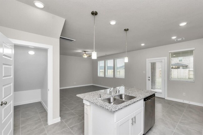 Building Photo - 17407 Bluemink Ln