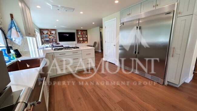 Building Photo - Gorgeous 3-Bedroom Home with 2 Bonus Rooms!