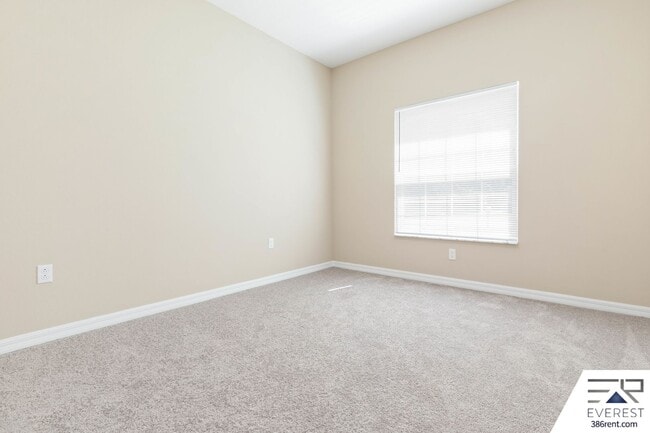 Building Photo - FULLY FENCED, LIKE NEW 3/2/2 IN DESIRABLE PINE GROVE