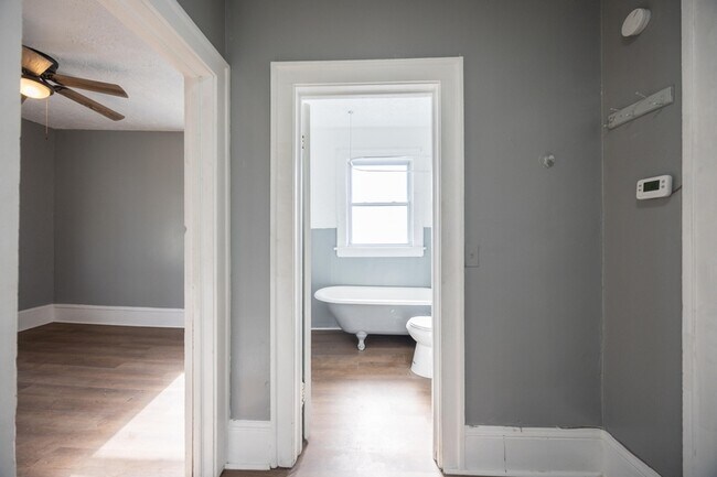 Building Photo - 2257 E 80th St