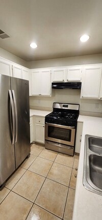 Building Photo - Beautiful 3-Bed, 2.5-Bath Home in Las Vegas