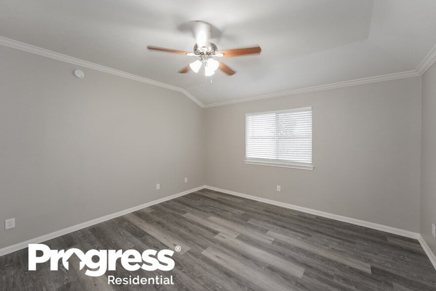 Building Photo - 7811 Iris Glen Ln