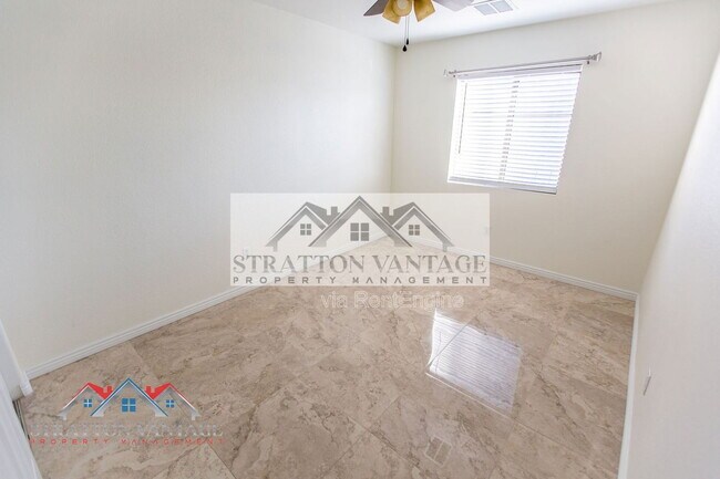 Building Photo - 1576 E Jasper Ct