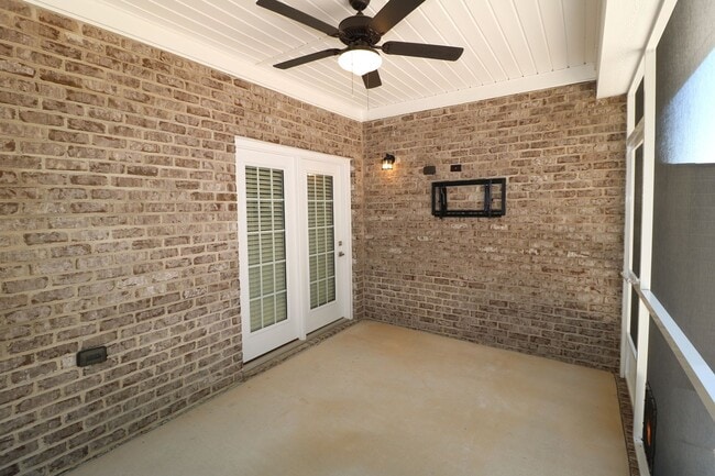 Building Photo - 772 Gibb St