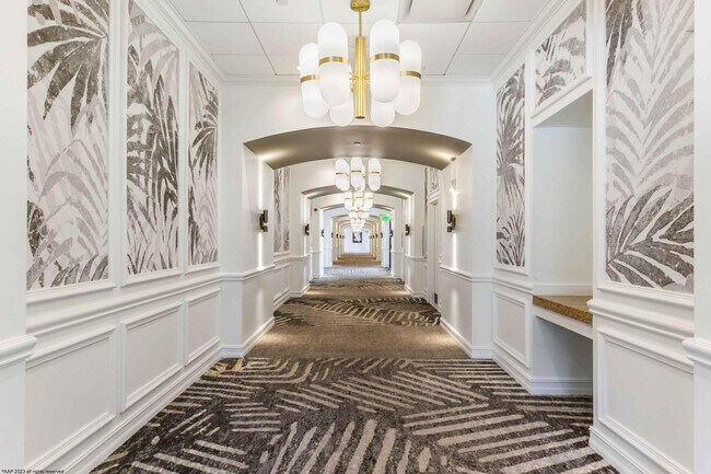 Building Photo - 23 Lexington Ln W