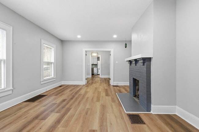 Building Photo - 1602 Branson Ave