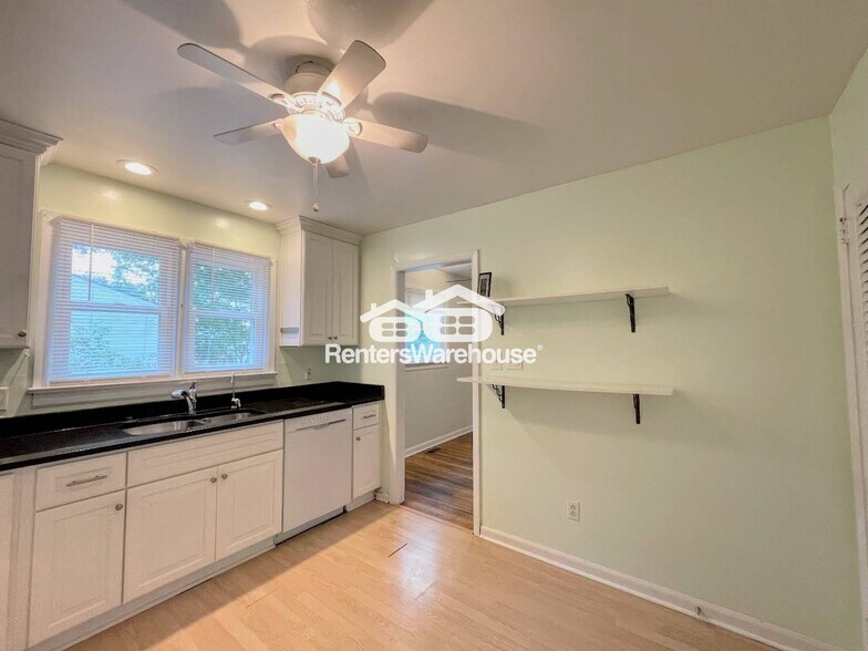 Building Photo - 531 Pagewood Dr