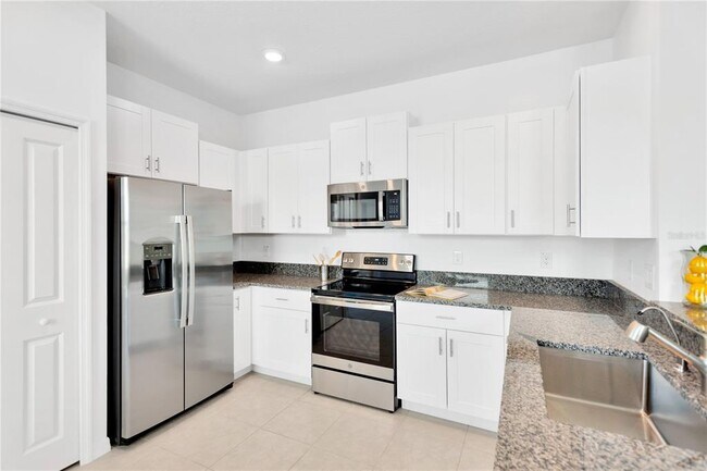 Building Photo - 6032 Shiner St