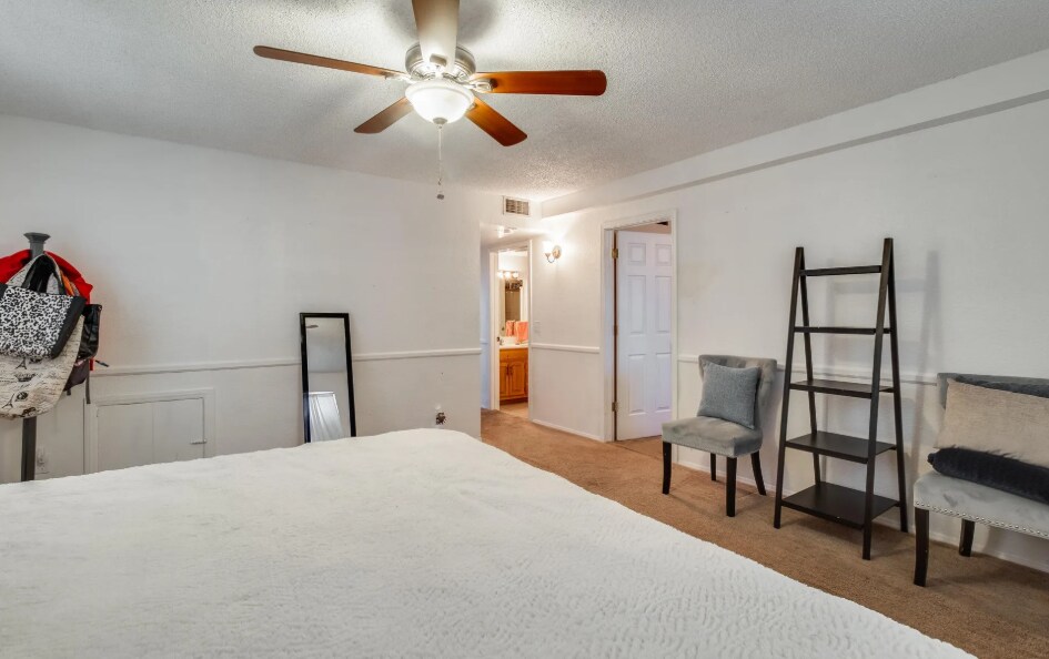 Building Photo - 921 S Val Vista Dr