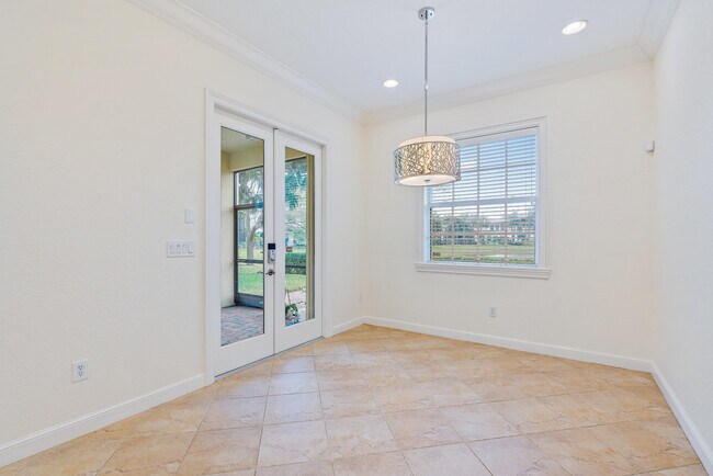 Building Photo - 1058 Vintner Blvd
