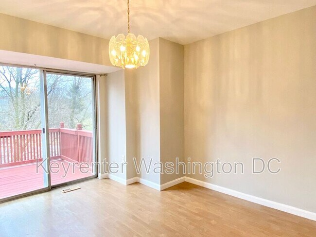 Building Photo - 18231 Fox Chase Cir