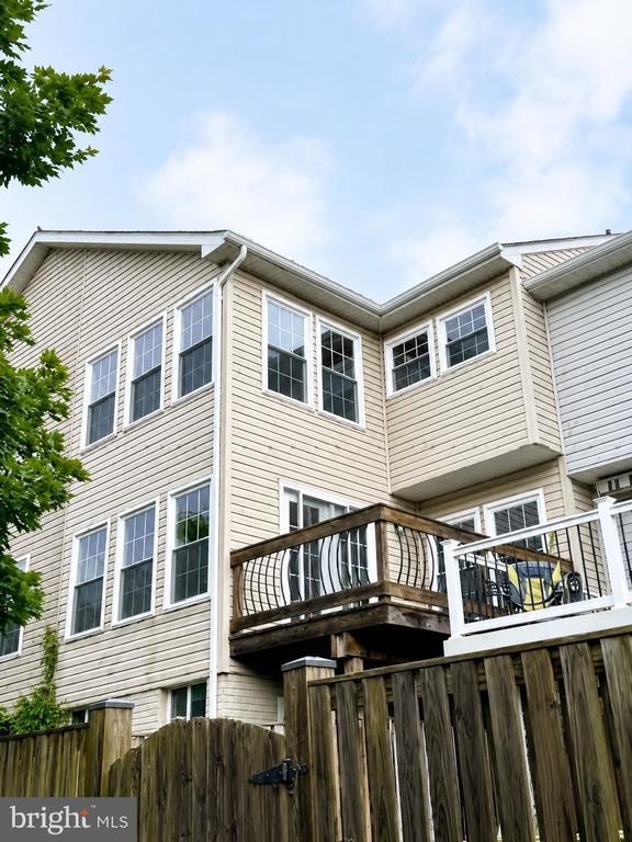 Building Photo - 20 Dunlap Dr