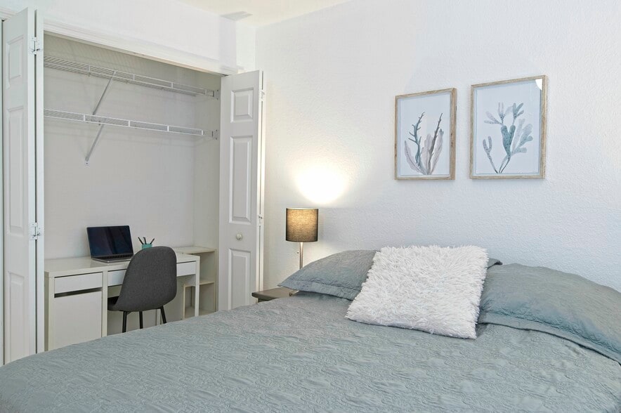 Building Photo - 3620 Candia Ave