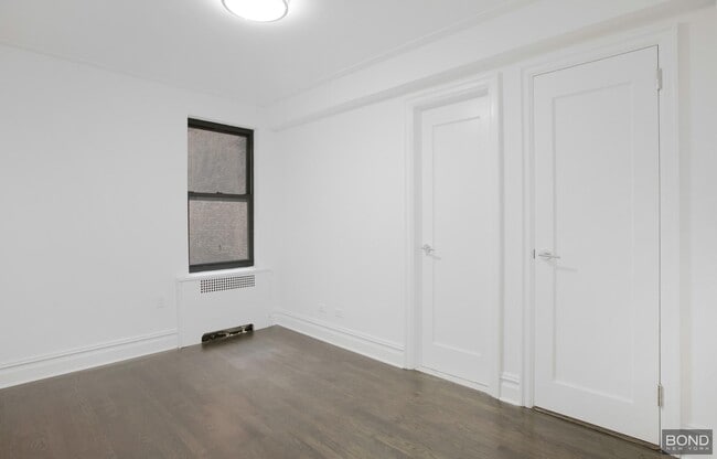 Building Photo - 137 E 38th St