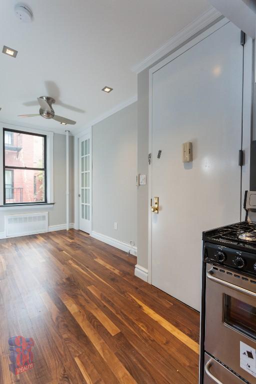 Building Photo - 233 E 29th St