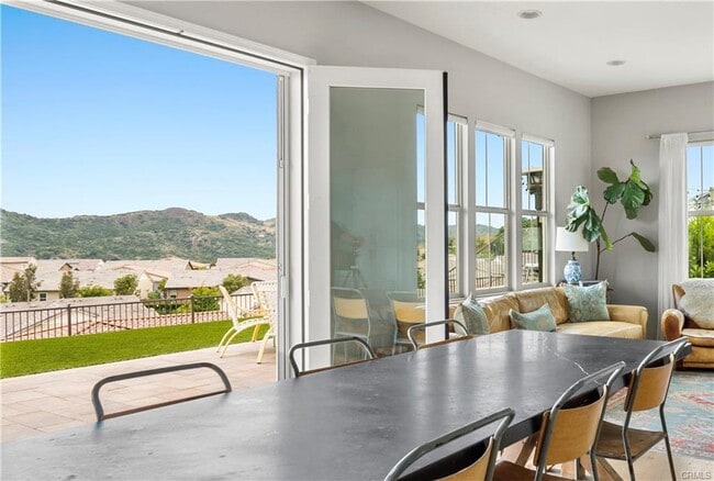 Building Photo - 75 Promesa Ave