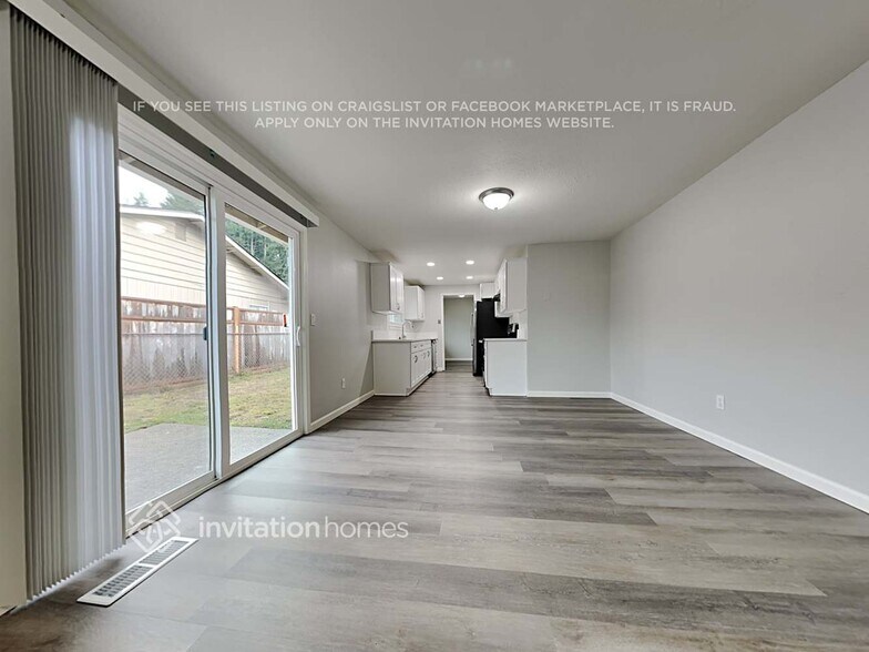 Building Photo - 5526 63rd Ave SE