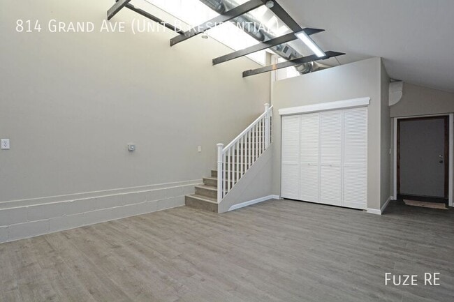 Building Photo - 814 Grand Ave