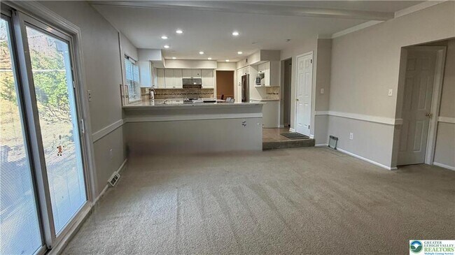 Building Photo - 639 Heather Ln