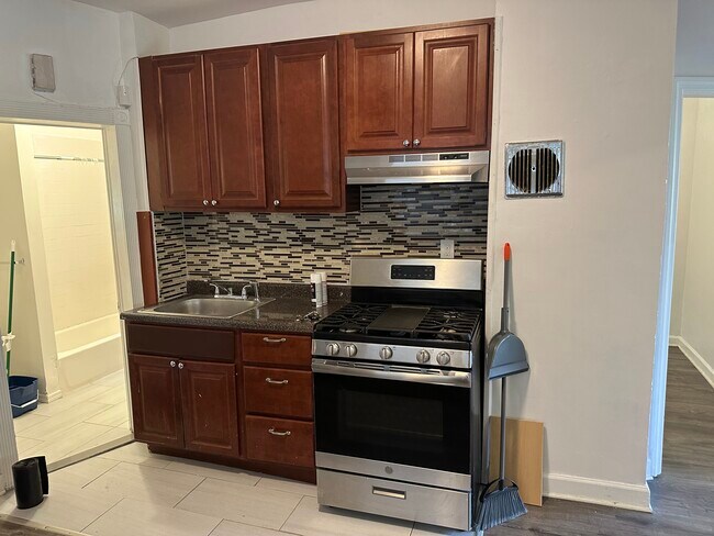 Building Photo - 53 Terhune Ave